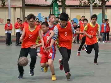 如何通过技术分析改进大前锋的比赛策略?_1